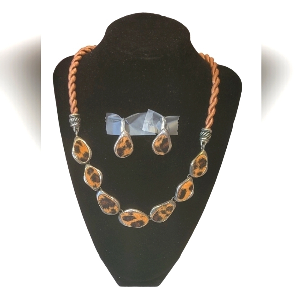 Vintage 3 piece Animal Print Bib Necklace and Teardrop Earrings Set